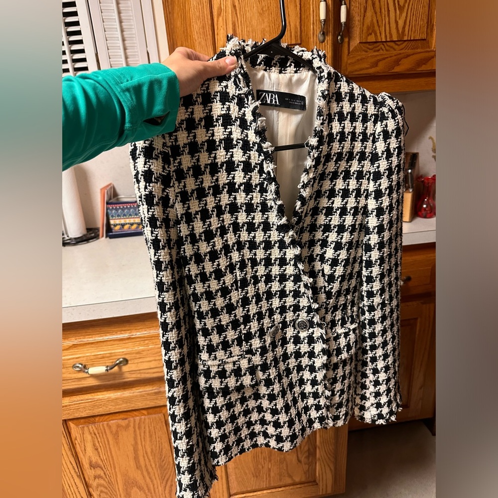 Zara black and white blazer